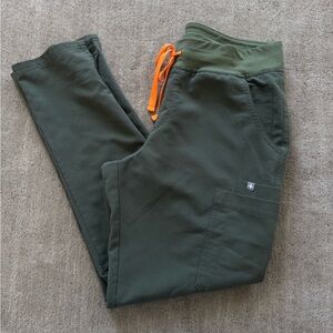 FIGS Moss Green Technical Scrub Pants - M